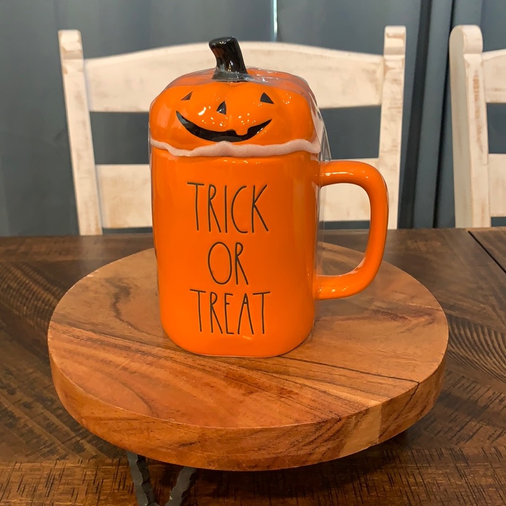 Trick or treat topper mug